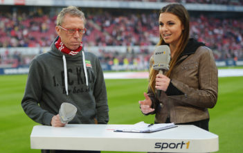 Journalismus und Fußball: Das schwindende Korrektiv