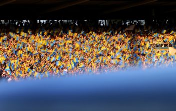 Uerdingen und Braunschweig: Zwei Testspiele am Wochenende Supporters of Braunschweig wave flags during German Bundesliga relegation second leg football match between Eintracht Braunschweig and VfL Wolfsburg on May 29, 2017 in Braunschweig, central Germany. / AFP PHOTO / Ronny Hartmann / RESTRICTIONS: DURING MATCH TIME: DFL RULES TO LIMIT THE ONLINE USAGE TO 15 PICTURES PER MATCH AND FORBID IMAGE SEQUENCES TO SIMULATE VIDEO. == RESTRICTED TO EDITORIAL USE == FOR FURTHER QUERIES PLEASE CONTACT DFL DIRECTLY AT + 49 69 650050 (Photo credit should read RONNY HARTMANN/AFP/Getty Images)